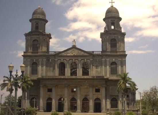 L'ancienne cathédrale devenue depuis un musée Managua - Nicaragua